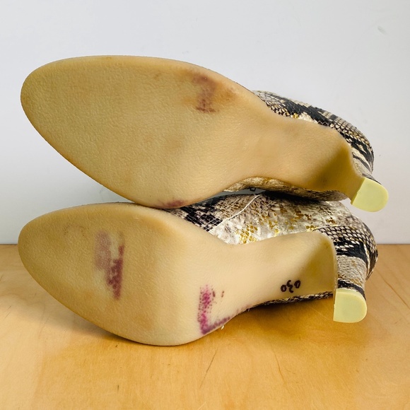 Paolo Corelli Womens Embossed Leather Ankle Boots, 8. - Picture 3 of 7